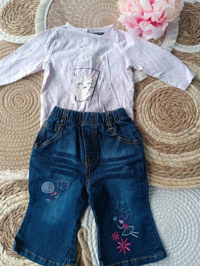 Ensemble bébé fille jeans et haut rose taille 6 mois