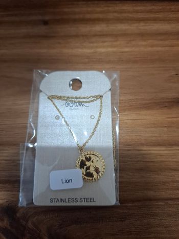 Collier bohm lion