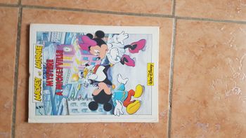 Livre "Mystère à Mickey ville de Walt Disney