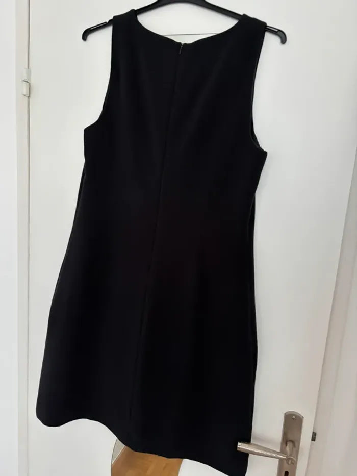 Robe noire avec noeud devant T42/44 - photo numéro 7