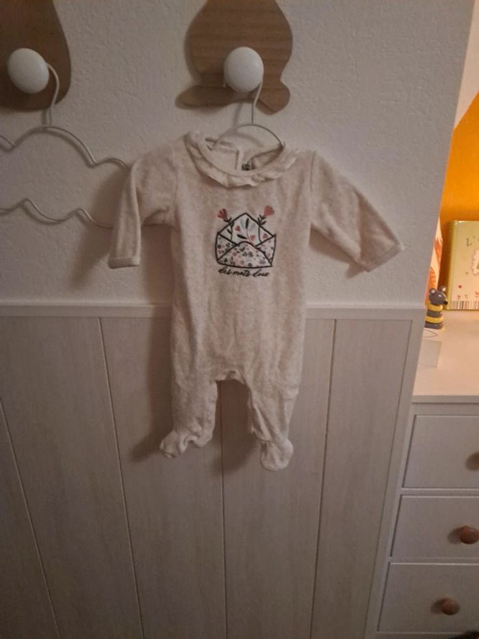 Pyjamas 3 mois - photo numéro 2