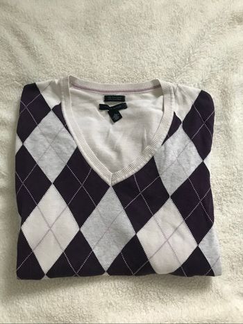 Pull à losange vintage violet et gris col V taille M Femme de la marque Tommy Hilfiger avec logo brodé sur manche droite