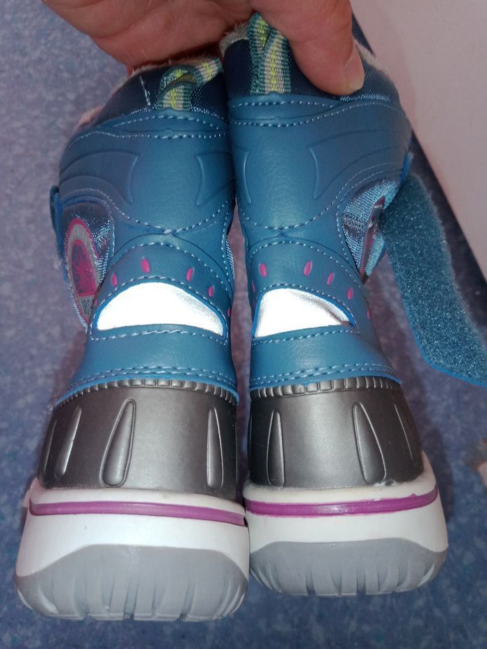 botte hiver bleu clair et gris  pointure 34 neuve - photo numéro 4