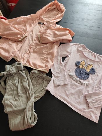 Lot fille 8 ans – pantalon fluide + coupe-vent Inextenso + tee-shirt Minnie sequins