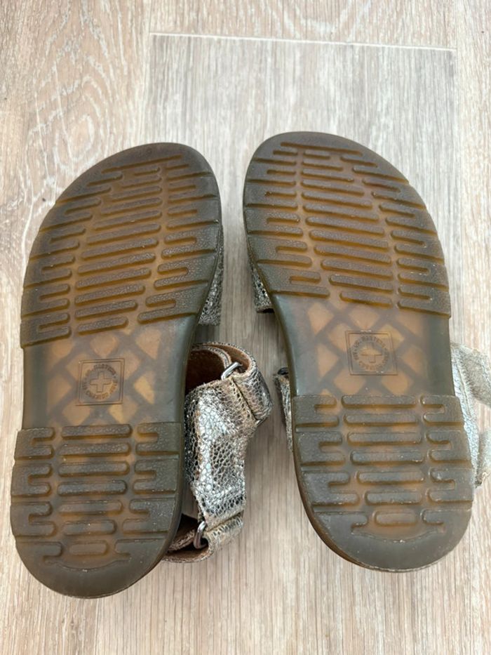 Sandales dorées effet craquelés à scratch Dr Martens pointure 28 - photo numéro 5