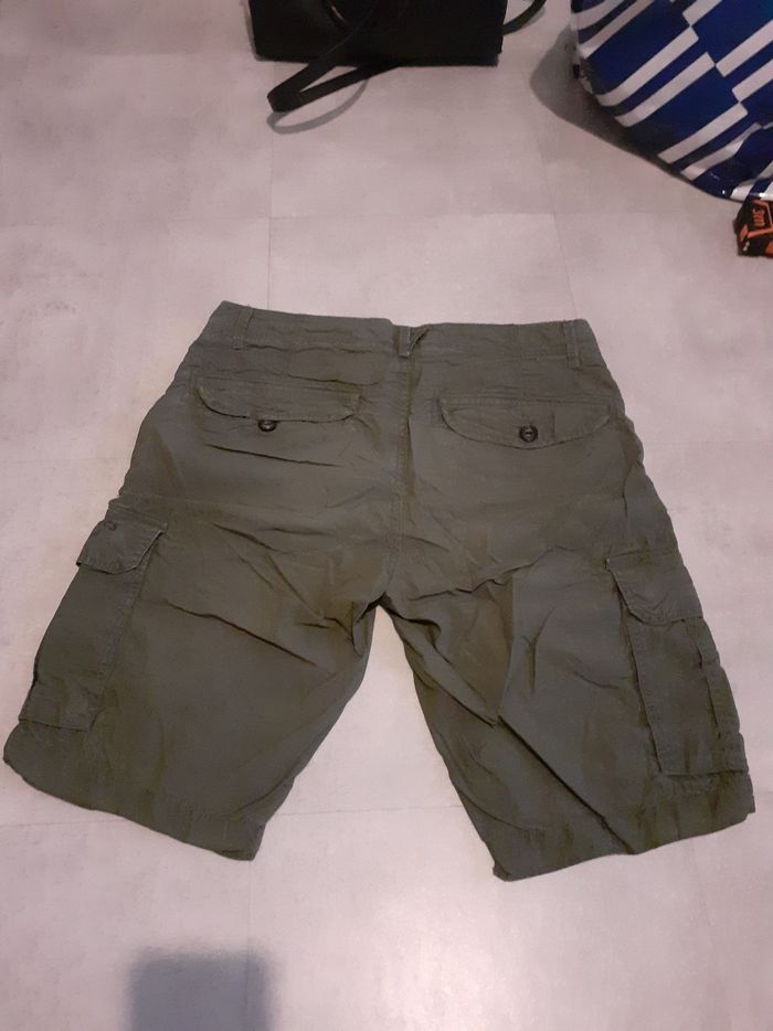 Short. - photo numéro 2