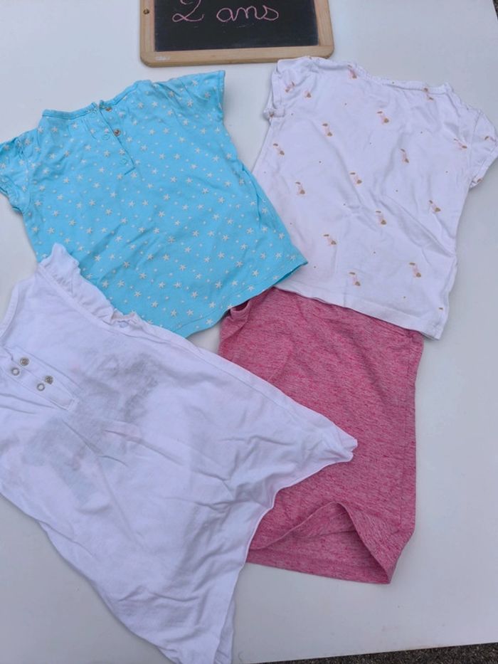 Lot de 4 t-shirts taille 2 ans en très bon état - photo numéro 5