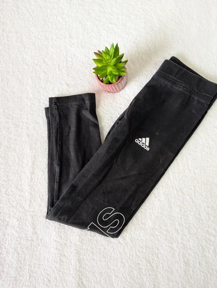 🖤 Legging noir Adidas – 7/8 ans