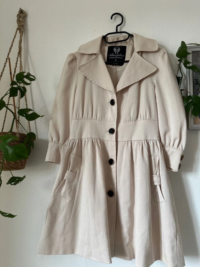 Trench coat romantic style