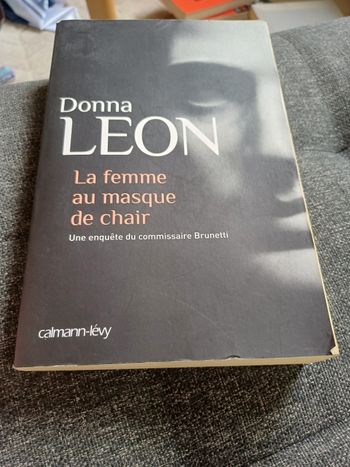 Livre La femme au masque de chair