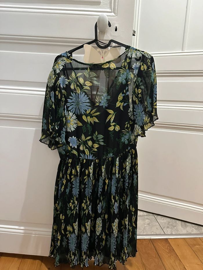 Robe fleurie Zara taille S - photo numéro 5