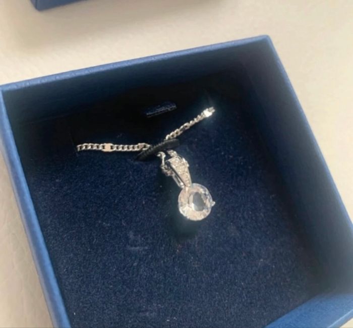 Jolie pendentif de la marque Swarovski - photo numéro 3