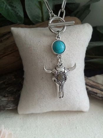 Collier pendentif tête de vache avec pierre de Labradorite