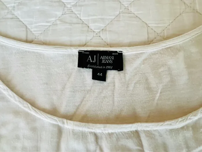 Tee-shirts Armani Jeans taille 40 FR - photo numéro 4