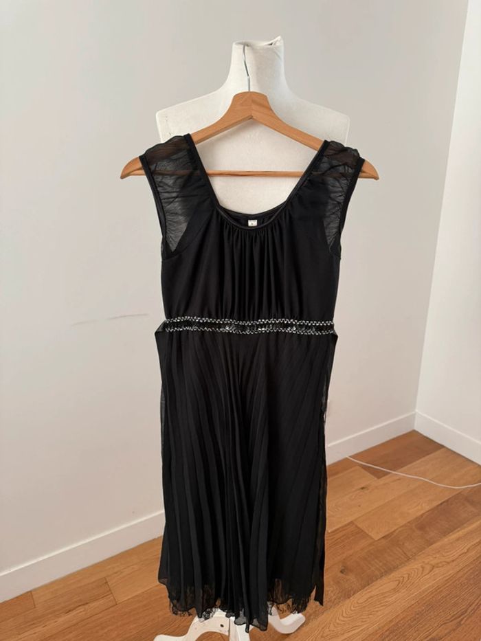 Jolie robe noire plissée M/38