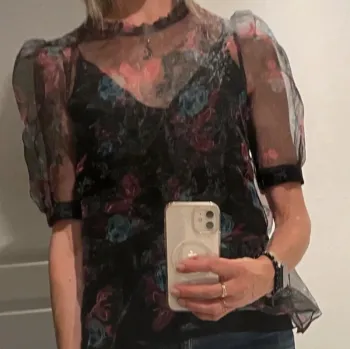 Blouse transparente fleurie Zara avec caraco – Taille M