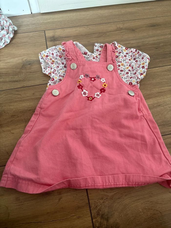 Ensemble salopette robe tshirt manches courtes et culotte 12 mois