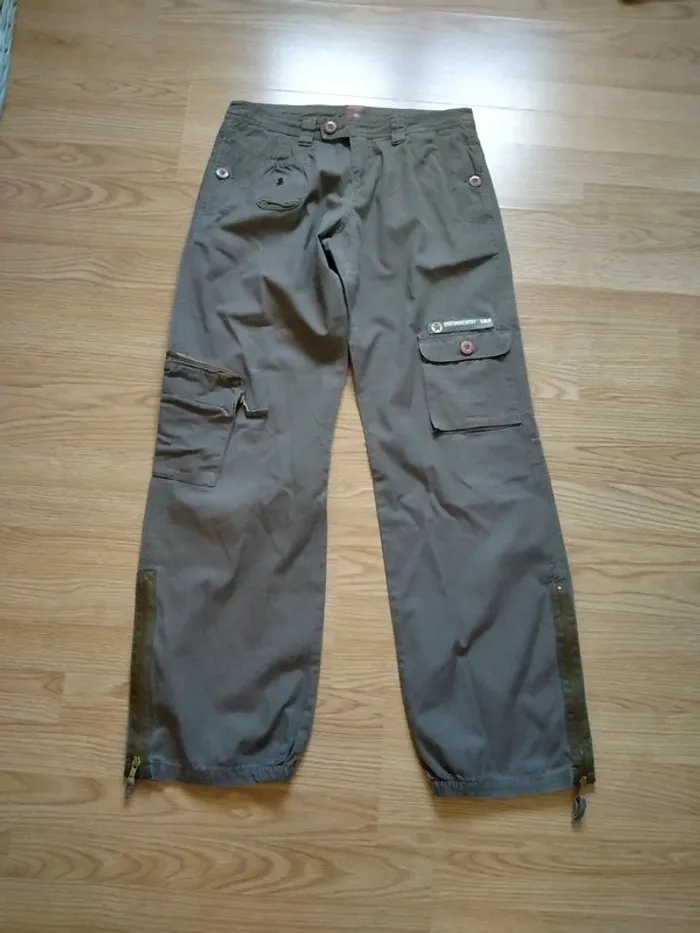 Pantalon gris. Femme. Lulu castagnette 
Taille 40