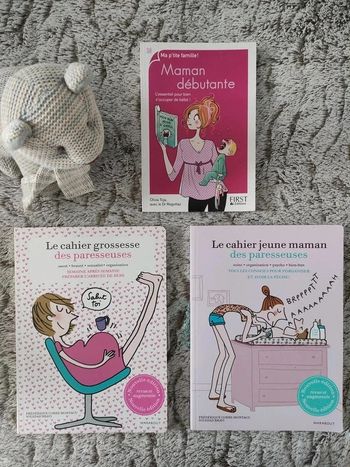 Lot trois livres maternité neuf