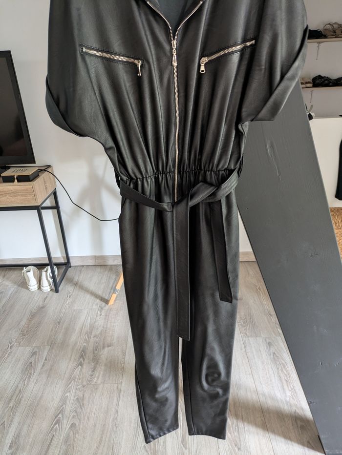 Combinaison simili cuir noiry - photo numéro 3
