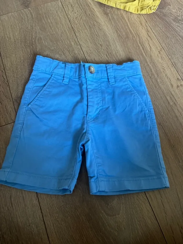 Short bleu claire