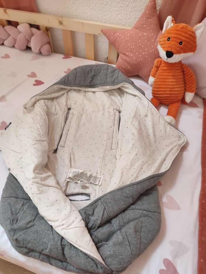 Chancelière pour poussette, cosy, siège auto - Mixte - Très bon état - Kiabi - Gros et blanc - photo numéro 5