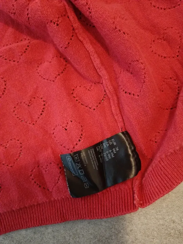 Cardigan coeurs H&M rouge 74cm - photo numéro 3