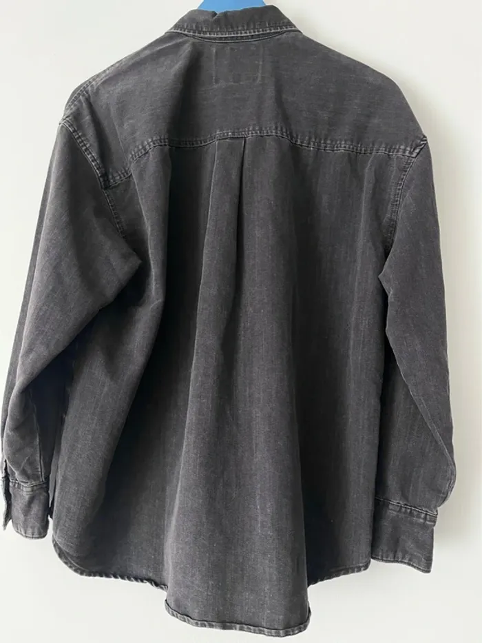 Chemise ou surchemise Levi’s taille S coupe ample oversized en jean gris / noir bleached délavé - photo numéro 2