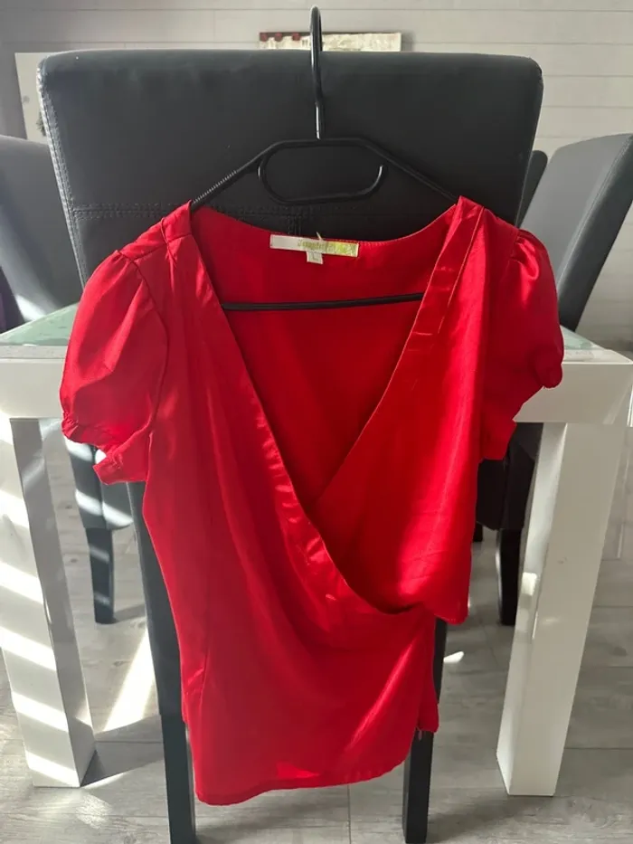 Haut rouge - photo numéro 4
