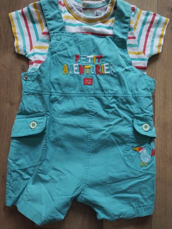 Ensemble salopette short et tee shirt