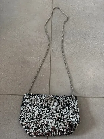 Sac à bandoulière argenté, très bon état, 15*15cm