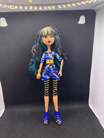 Poupée monster high cleo de nile