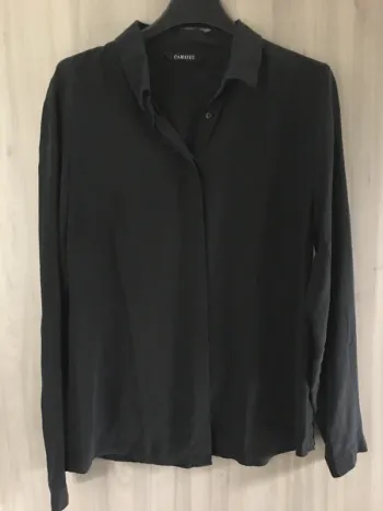 Chemisier noir effet soie T.36