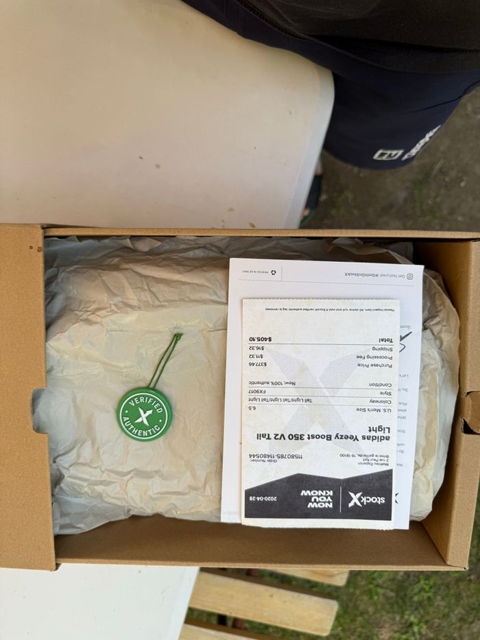 Yeezy 350 v2 - photo numéro 3