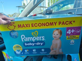 Couche maxi pack Pampers baby dry taille 4+10 15 kg 98 couches neufCouche maxi pack Pampers baby dry taille 4+10 15 kg 98 couches neuf