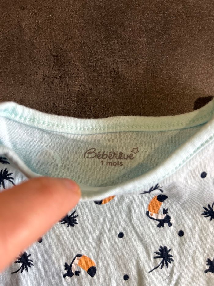 Barboteuse manches courtes bébé taille 1 mois - photo numéro 2
