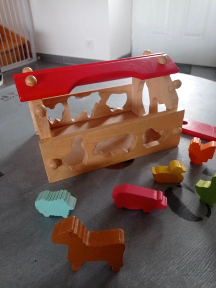 Maison en bois et animaux de ferme - photo numéro 2