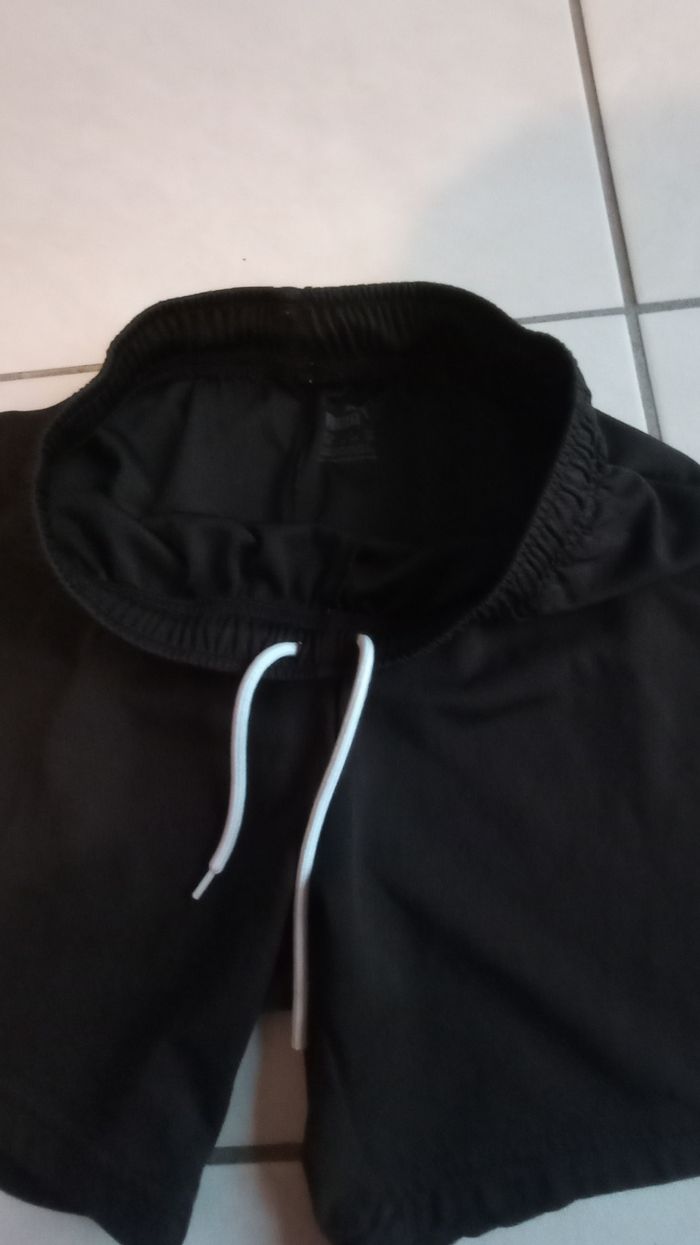 Short Puma 13/14 ans - photo numéro 3