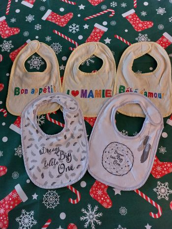 Lot 5 bavoirs naissance/3m - très bon état