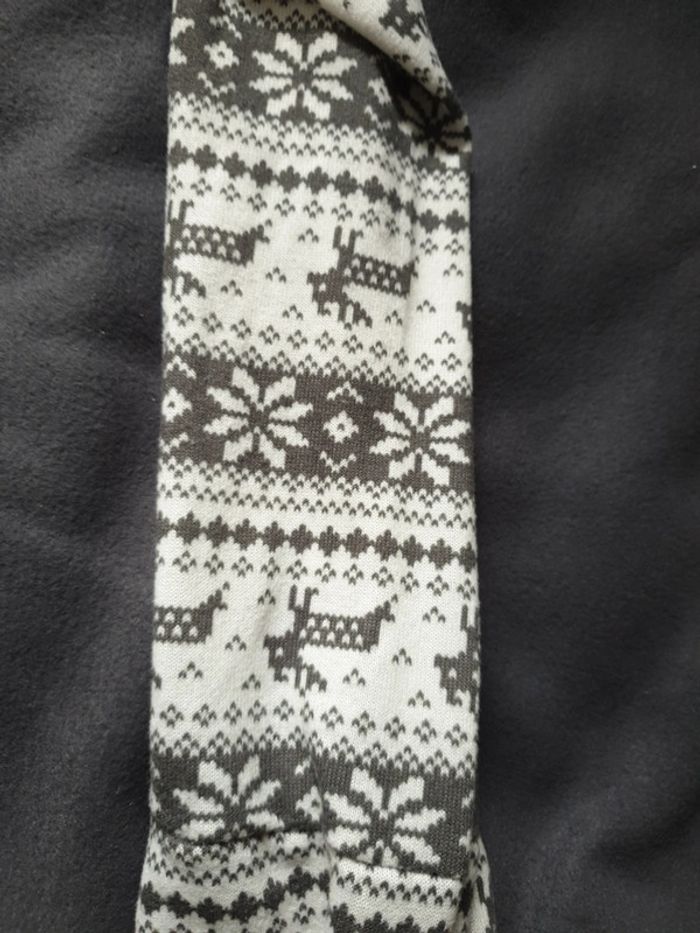 Écharpe tour de cou snood motifs hiver gris et blanc - photo numéro 2