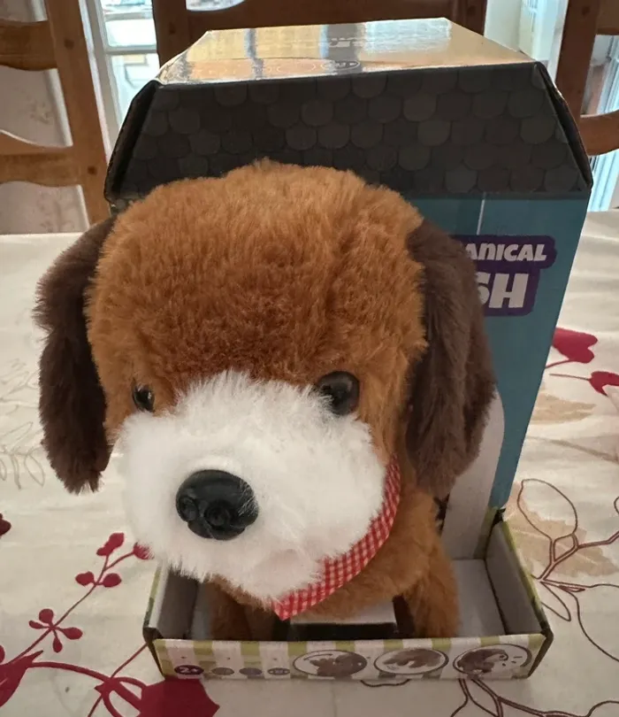 Peluche chien mécanique avec bouton
