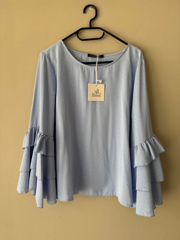 👕🌞Haut à strass bleu ciel clair été  - neuf avec étiquette- melitea - taille unique