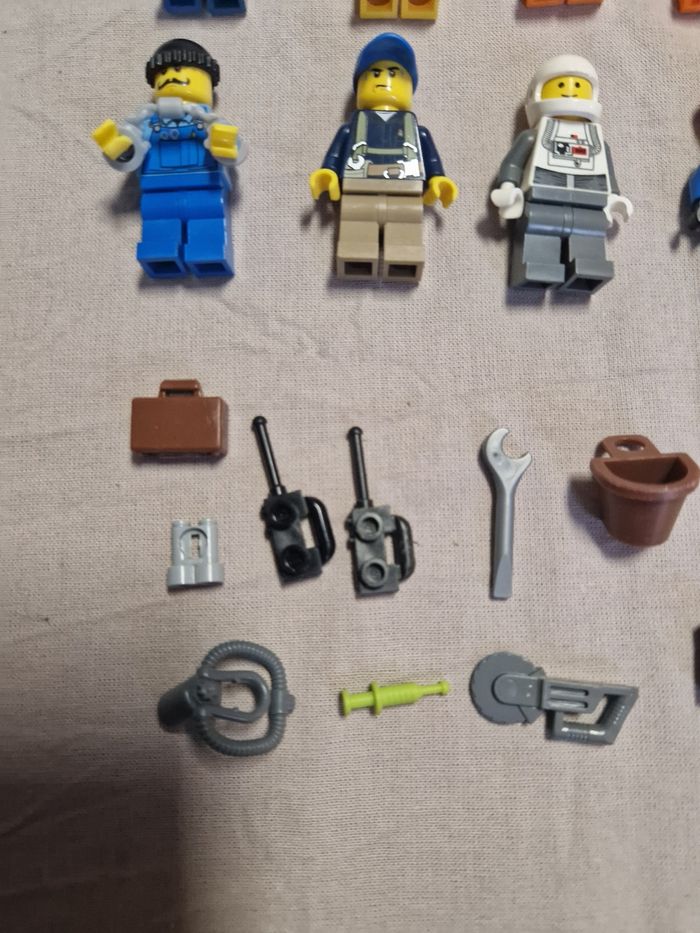 Lot figurines lego + accessoires (2) - photo numéro 5