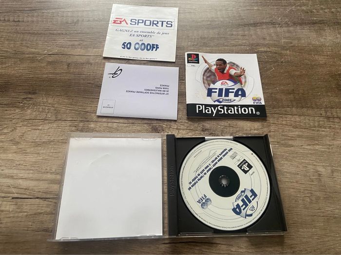 Fifa 2001 ps1 - photo numéro 3