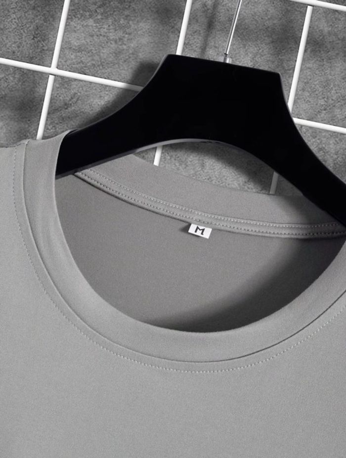 T-shirt gris imprimé tendance - photo numéro 4