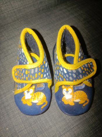 Chaussons Tissaia Bleu et jaune avec impression tigre taille 19