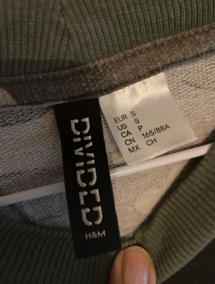 T-shirt cropped camouflage Rebel Girl– H&M – Taille S - photo numéro 4