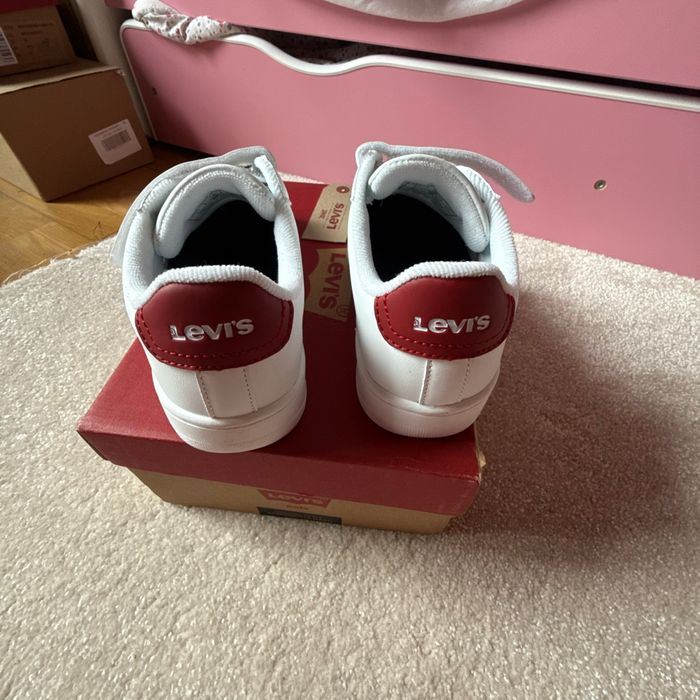 Baskets Levi’s neuves jamais portées pointure 31 - photo numéro 4
