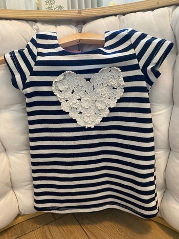 Robe à rayures et cœur dentelle