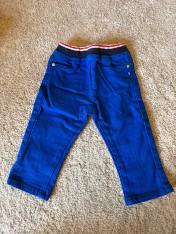 Pantalon bleu bébé
